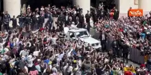 Il giro in papamobile di Leone XIV in piazza San Pietro dopo la Messa di Pasqua