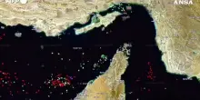 Il traffico marittimo intorno allo Stretto di Hormuz durante il cessate il fuoco