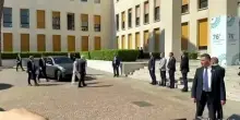 L'arrivo di Meloni all'assemblea di Federalberghi a Roma