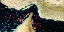 Hormuz resta quasi fermo, spiragli sui colloqui Usa-Iran
