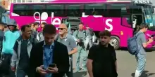 Calcio: tifosi incitano Lazio in partenza per Bergamo