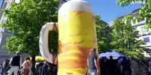 Monaco di Baviera, mille litri di boccali gratis per la Giornata della birra