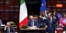 Opposizioni cantano 'Bella Ciao' in Aula alla Camera