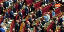 Centrodestra canta Inno di Mameli in Aula alla Camera, le opposizioni si uniscono
