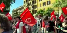 Al corteo 25 aprile a Roma "Partigiani della pace" e "Free palestine"