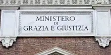 La grazia e' un atto del capo dello stato il guardasigilli fa l'istruttoria