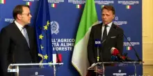 Il Commissario UE Oliv&eacute;r V&agrave;rhelyi in visita in Italia