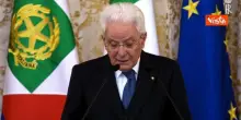 Mattarella: Esercito deve salvaguardare indipendenza del Paese in periodo di crisi internazionale