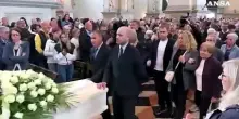 Funerali Zanardi, l'ingresso del feretro nella chiesa di Santa Giustina