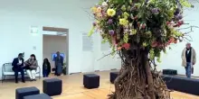 Biennale Arte, apre il padiglione della Russia: fiori e performance