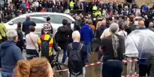 A Padova l'applauso della piazza per Zanardi dopo l'ultimo addio