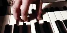 In anteprima il video "Burning Hopes" del pianista Matthew Lee