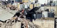 Israele attacca il Libano, si scava tra le macerie di Beirut