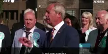Farage esulta per il voto locale: "Svolta storica, siamo qui per restare"