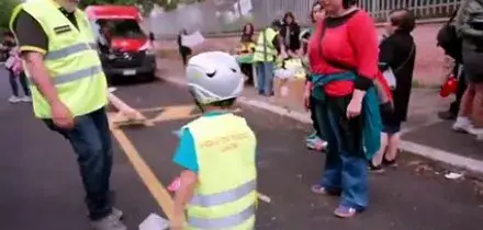 Strade scolastiche, bambini in piazza per citt&agrave; pi&ugrave; sicure