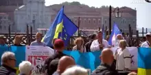 A Venezia la 'Biennale del dissenso' contro la presenza della Russia