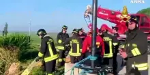 Minivan in un canale, morti il conducente e due giovani lavoratori