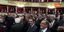 Mattarella accolto da una standing ovation alla Scala di Milano