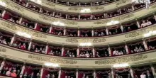 Milano, ovazione per Mattarella al suo ingresso alla Scala