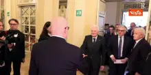 Mattarella saluta Liliana Segre al Teatro alla Scala di Milano