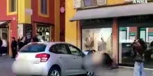 Auto falcia i pedoni a Modena, almeno 8 i feriti