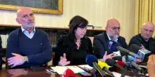 Modena, auto piomba sui passanti in pieno centro: 8 feriti gravi