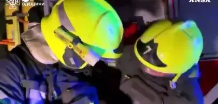 I droni russi colpiscono Odessa, fumo e macerie nella citta' portuale ucraina