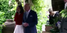 Carlo e Camilla al Chelsea Flower Show tra David Beckham e Judi Dench