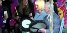 Re Carlo e la regina Camilla visitano a sorpresa l'Irlanda del Nord