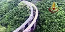 Salvi due operai caduti su un viadotto a Barberino di Mugello