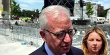 Papa ad Acerra, Mantovano: governo c'&egrave;, serve risveglio coscienze