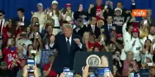 Trump balla la 'Trump Dance' sulle note di Ymca a un evento politico a New York