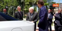 Mattarella sale a bordo della nuova Ferrari Luce al Quirinale