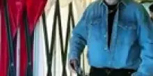 "Rimini in Fibrillazione: Fan in Tenda per il Concerto del Comandante al Romeo Neri"