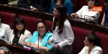Flash mob M5S con cartelli in Aula su divario genere e occupazione femminile