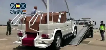 La papamobile arriva a Madrid a pochi giorni dalla visita del Papa