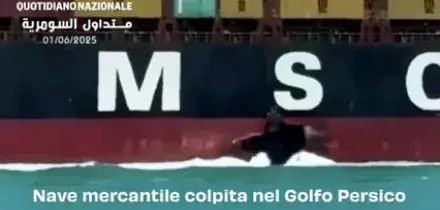Nave mercantile colpita nel Golfo Persico