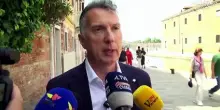 Al via da Venezia il Marina Militare Nastro Rosa Tour 2026