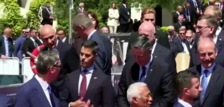 Macron tra Costa e Vucic: foto gruppo Vertice Ue-Balcani in Montenegro