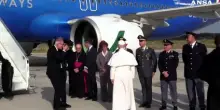 Il Papa in viaggio per la Spagna, l'aereo e' decollato