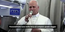 Il Papa in aereo: in Spagna porto il messaggio dell'amore di Dio