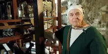 Mercato delle Gaite di Bevagna: "Ecco come funziona il torcitoio della seta del 1335, unico al mondo"