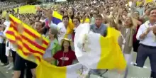 Il Papa a Barcellona parla con i fedeli di depressione e femminicidio