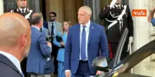 Meloni esce dal Senato e saluta il direttore di Agenzia Vista Alexander Jakhnagiev a fine seduta