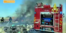 Incendio in un campo nomadi tra Settimo San Pietro e Selargius, le immagini