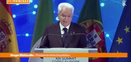 IA, Mattarella "Rischi da divari e concentrazione nelle mani di pochi"