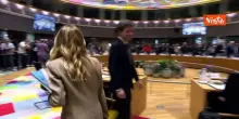 Meloni arriva al Consiglio Ue di Bruxelles, baci e abbracci con Metsola, Kallas e Christodoulids