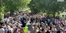 Meloni sfila al Raduno degli Alpini del Triveneto a Gemona del Friuli