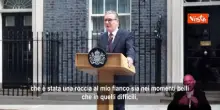 Starmer annuncia dimissioni e si commuove: Mi dedicher&ograve; al lavoro di padre e di marito