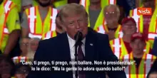 Trump imita atleta transgender: Mia moglie mi chiede di non farlo